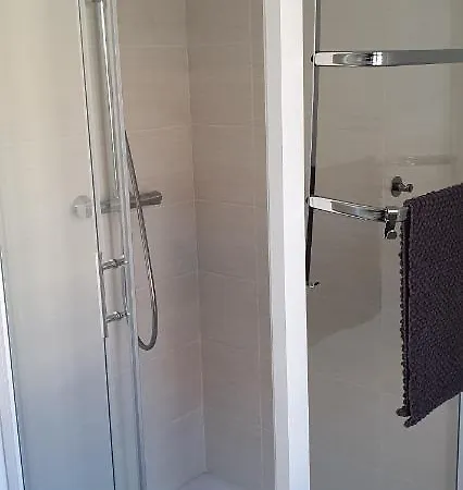 De Standing Apartment