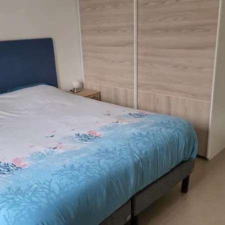 De Standing Apartman